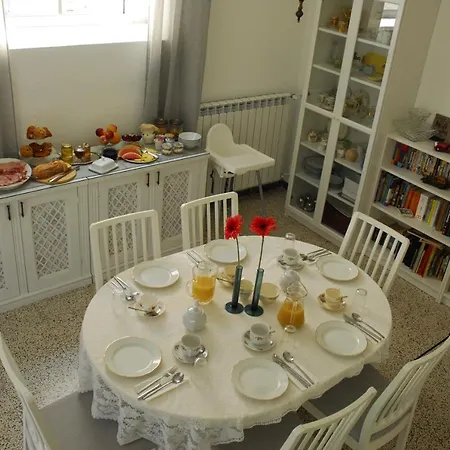 Alojamento de Acomodação e Pequeno-almoço Casa Davina 3*