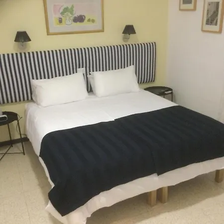 לינה וארוחת בוקר Casa Davina 3*